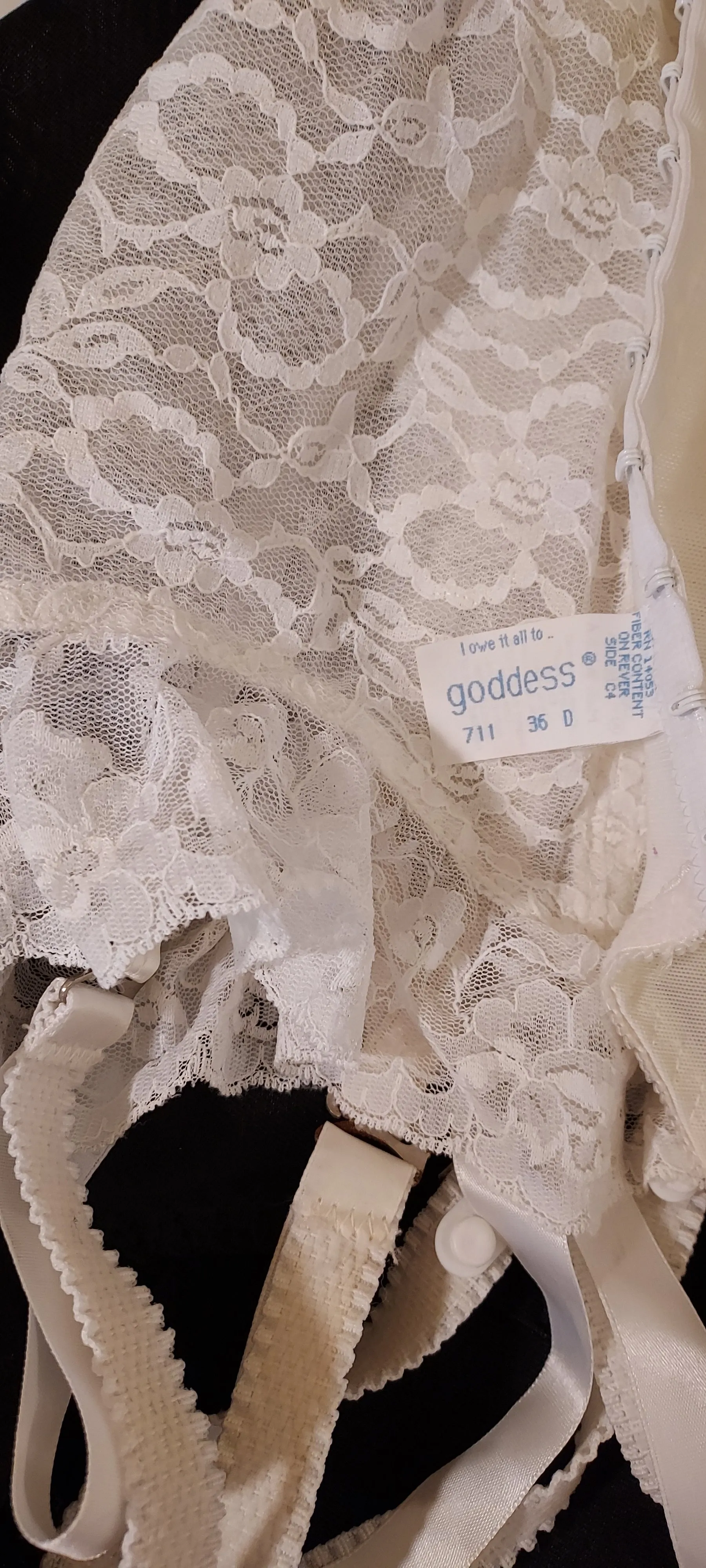 * GLAMOROUS VINTAGE 1950s FANCY I OWE IT ALL TO GODDESS RUFFLE LACE MERRY WIDOW WITH METAL GARTERS FOUNDATION BUSTIER - 36 D - ABSOLUTELY GORGEOUS!