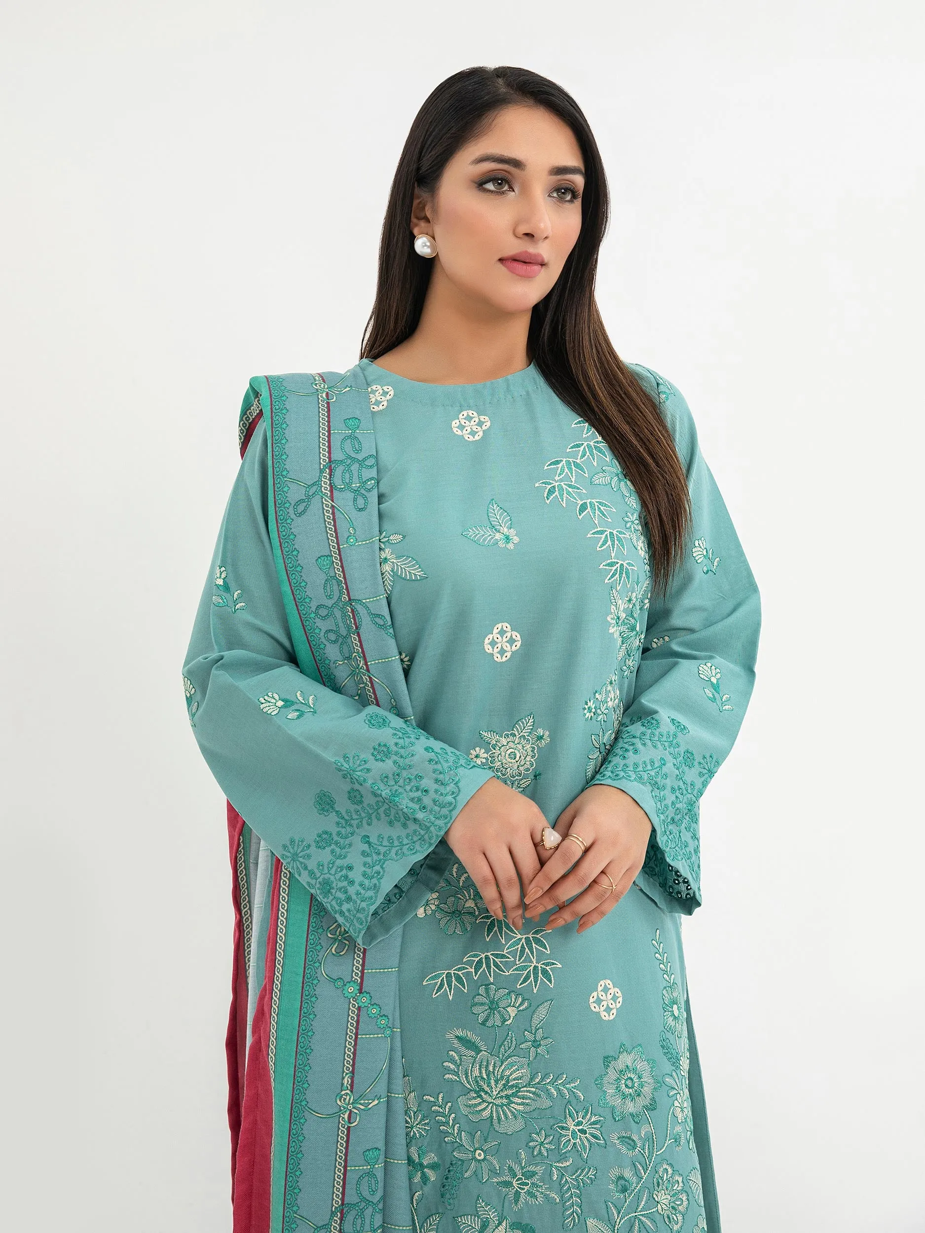 2 Piece Khaddar Suit-Embroidered (Pret)