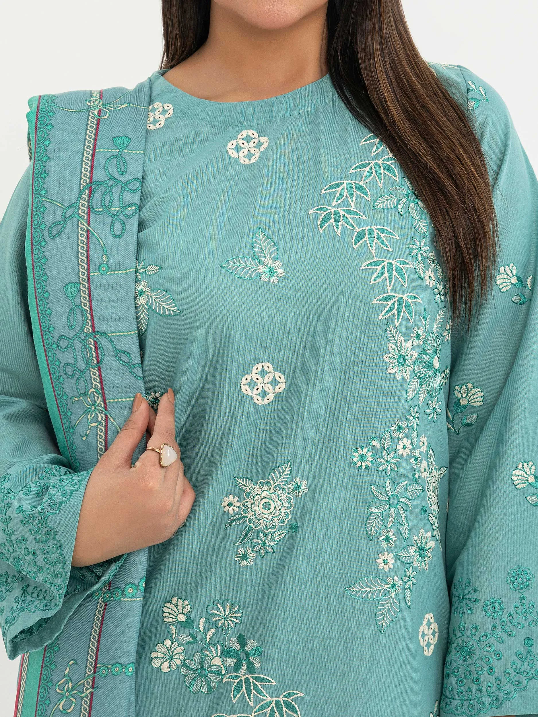 2 Piece Khaddar Suit-Embroidered (Pret)