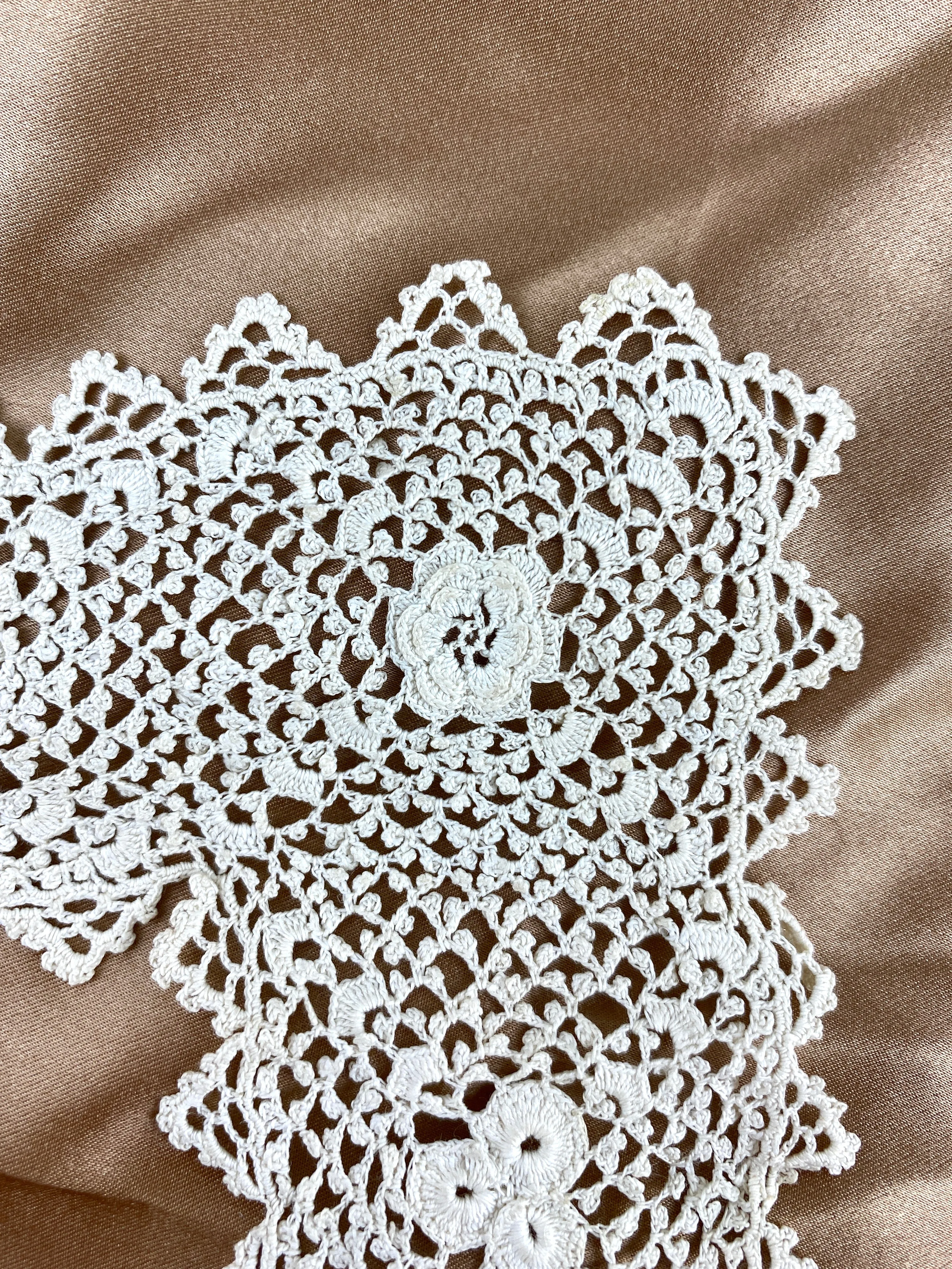 Antique 1910s Cream Irish Crochet Lace Square Collar