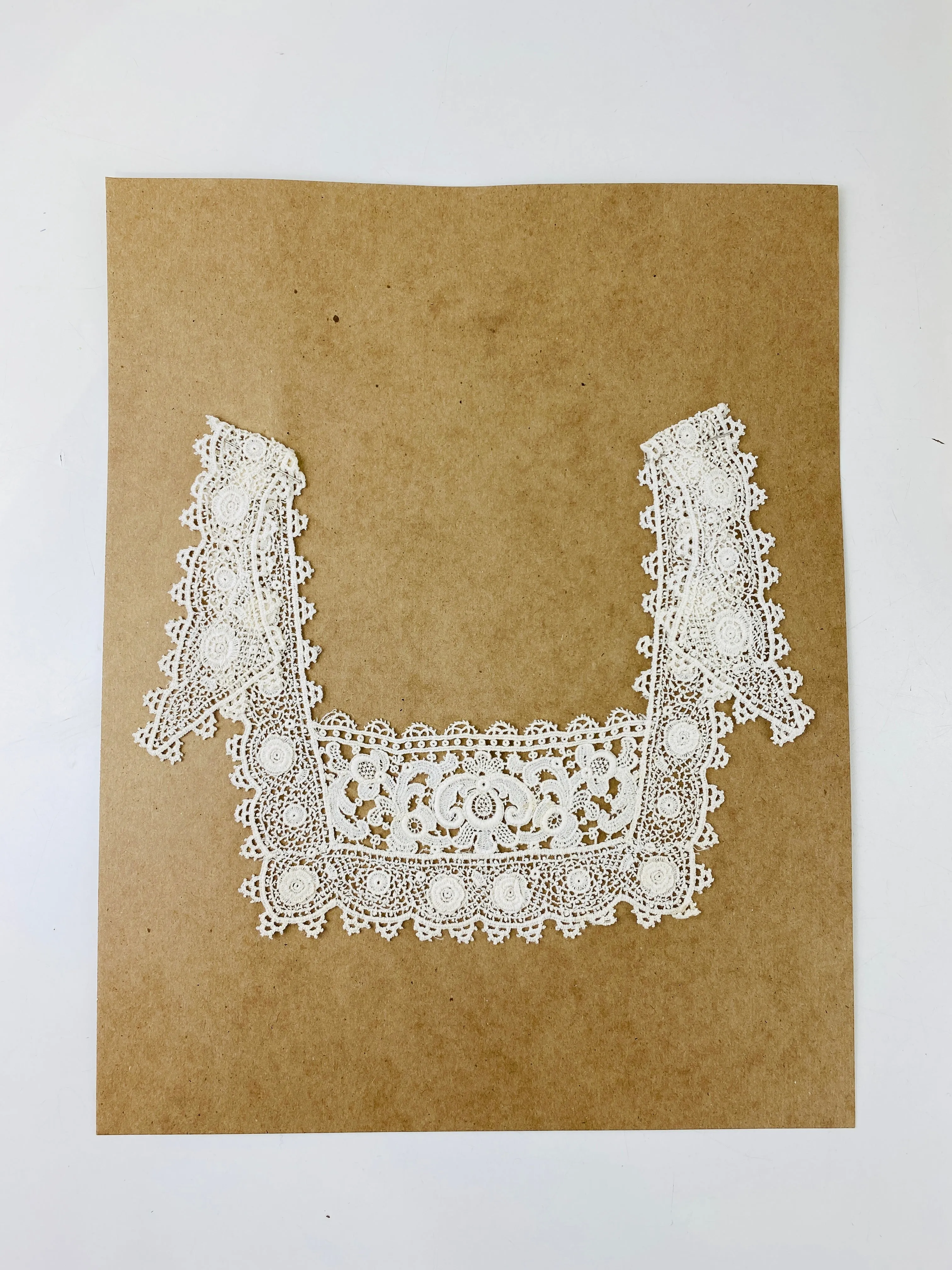 Antique Edwardian White Irish Crochet Lace Collar