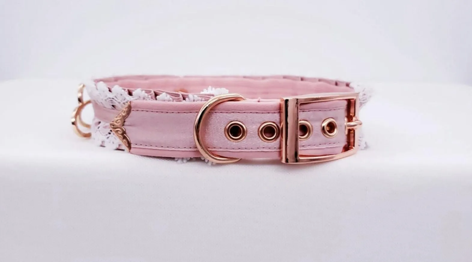 Dusty Rose and White Lace Luxury Rose Gold Collar