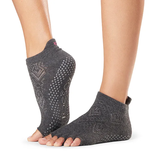 Half Toe Low Rise Grip Socks *