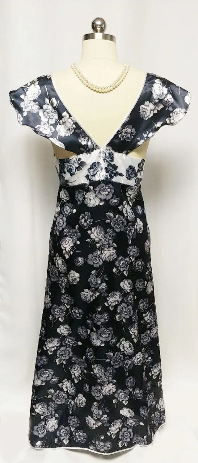 *NEW WITH TAG - FROM ITALY - VINTAGE '80s NAVY & WHITE SATINY PEIGNOIR & NIGHTGOWN MADE IN ITALY